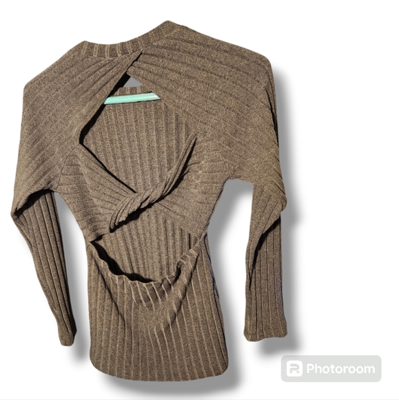 Venus ribbed sweater w/back cutouts.Size M. Greener than pics show. - Picture 3 of 7